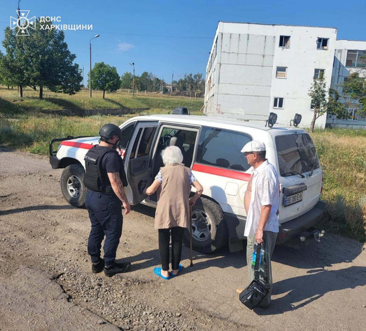 З Куп’янська евакуювали чотирьох цивільних: працює гаряча лінія для охочих виїхати